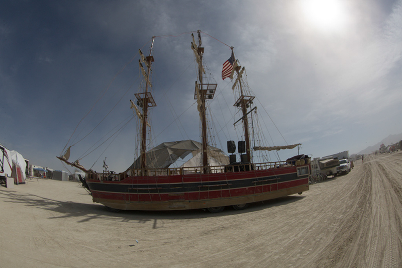 %_tempFileNamePirate%20Ship%20art%20car%2004%